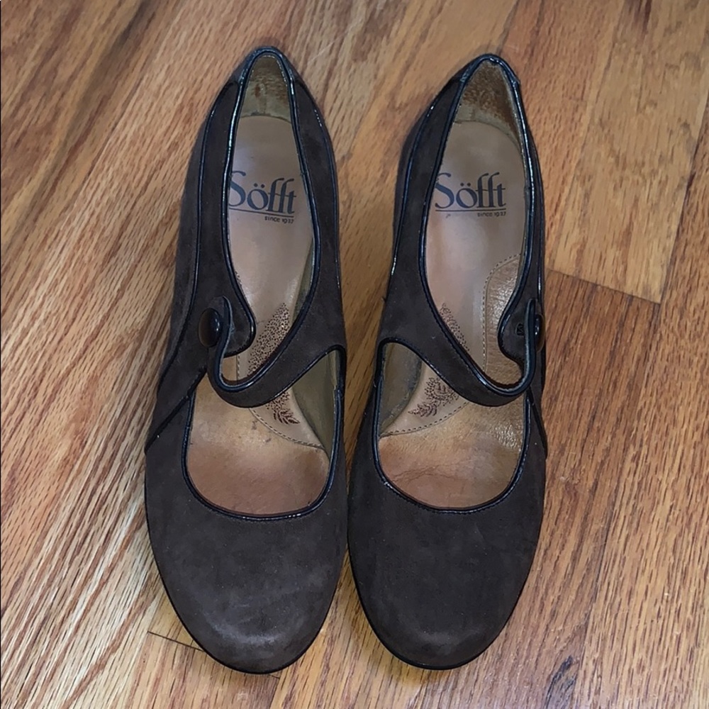 Sofft brown suade Mary Janes Sz 6